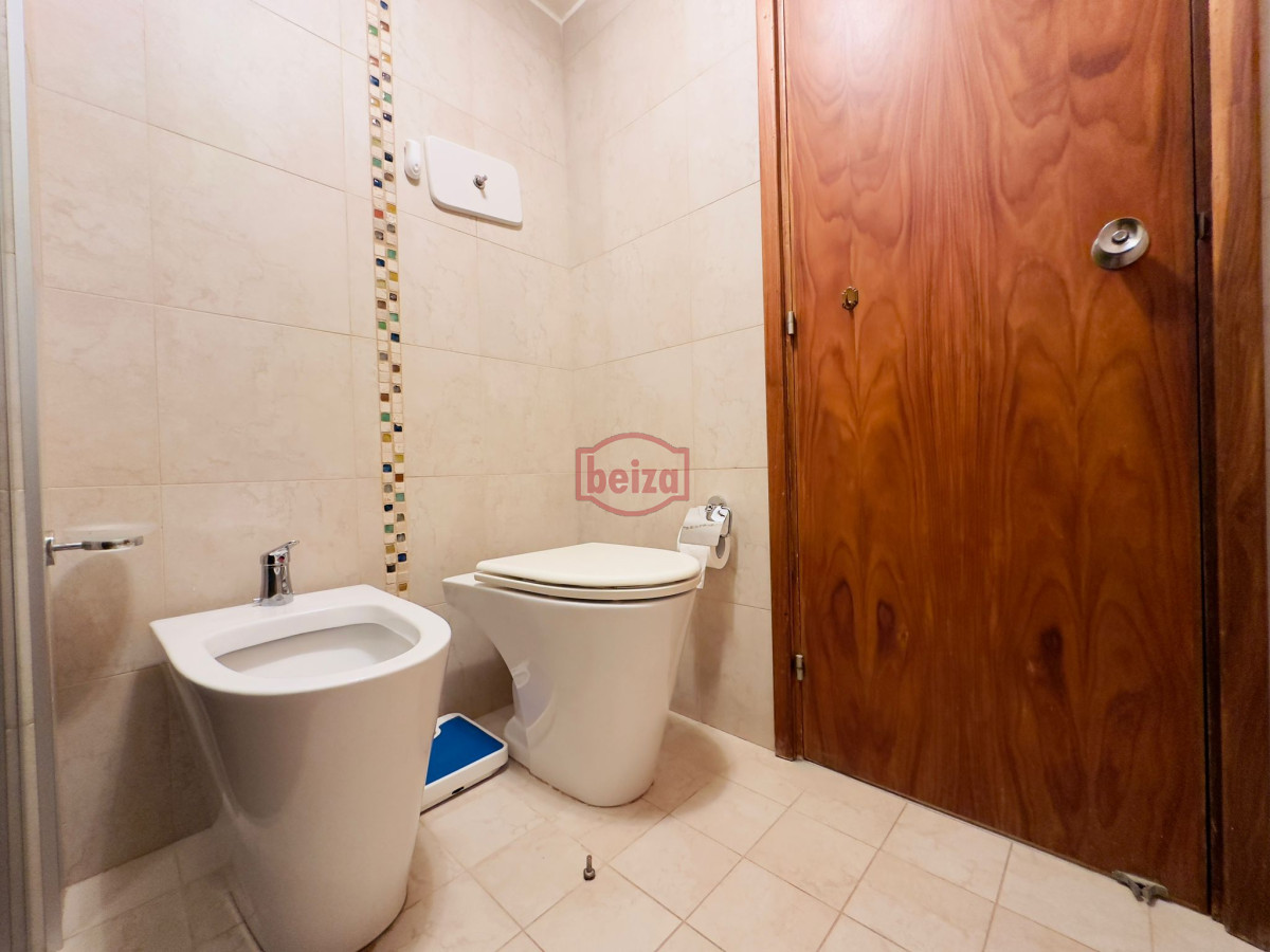 Apartamento ID.165976/Venta-de-apartamento-en-Peninsula,-sobre-el-mar,-Punta-del-Este.- - apartamento en venta y alquiler en playa mansa