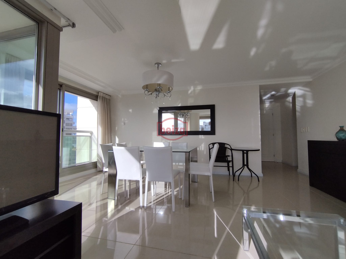 Apartamento ID.166998/Excelente-ubicacion-,-a-2-cuadras-mar -  Apartamento en venta en playa brava de Punta del Este