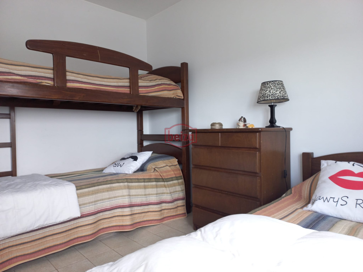 Apartamento ID.165419/Brava-,A-una-cuadra-de-la-Brava-3-dormit - Venta de apartamento de dos dormitorios en Punta del Este