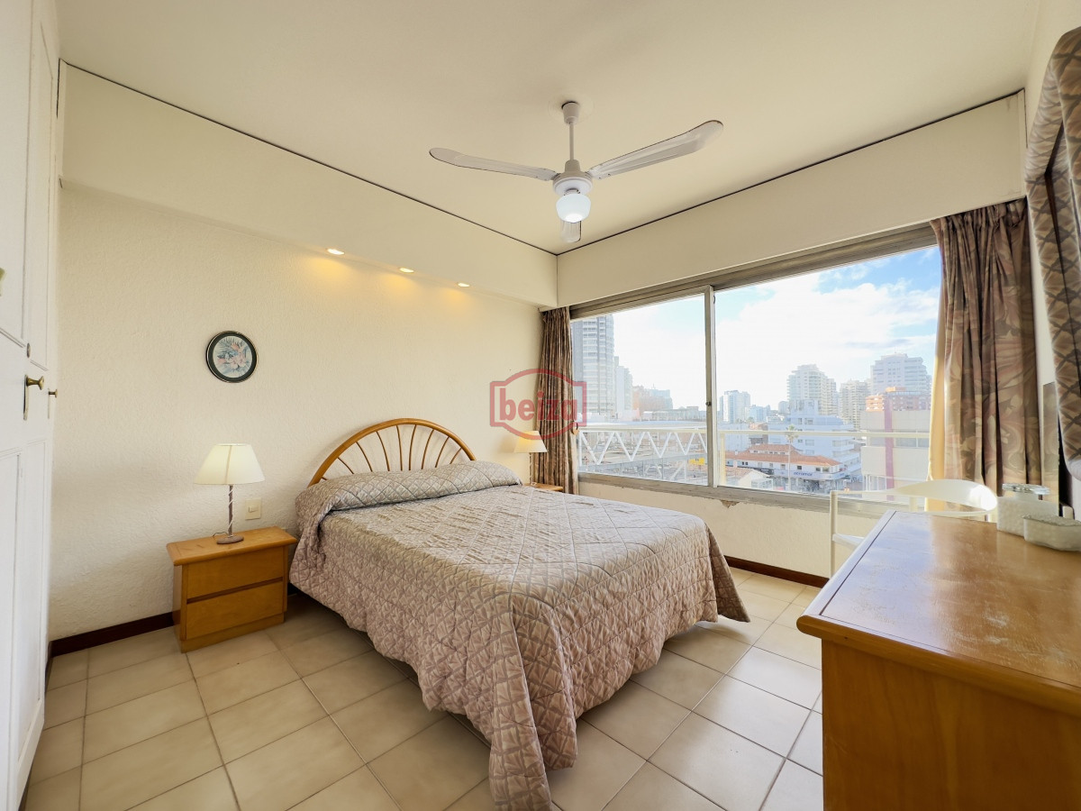 Apartamento ID.166013/Apartamento-a-metros-del-mar-y-cerca-de-todo - Apartamento en venta, dos dormitorios, 2 baños, peninsula.