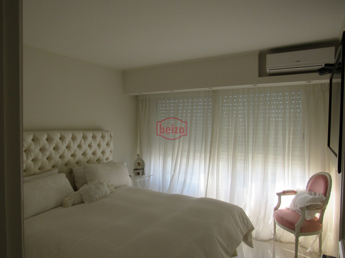 Apartamento ID.165934 - Venta  Y alquiler de apartamento de 3 dormitorios en Punta del Este