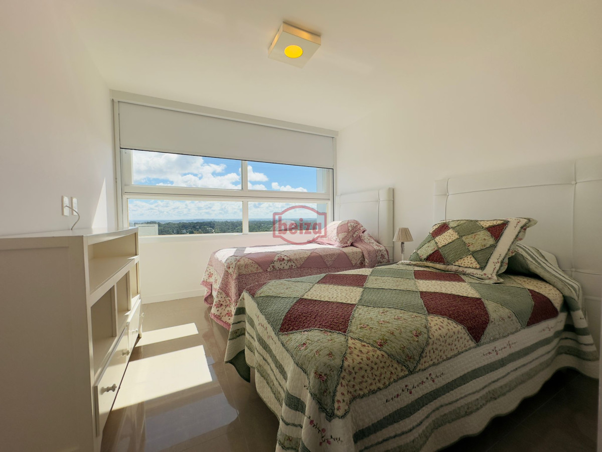 Apartamento ID.166245/Vende-excelente-departamento-3-dormitorios-en-Tunquelen-,-Playa-Mansa,-Punta-del-este - Penthouse en VENTA, 3 dormitorios en suite + Dependencia, vista 180°.