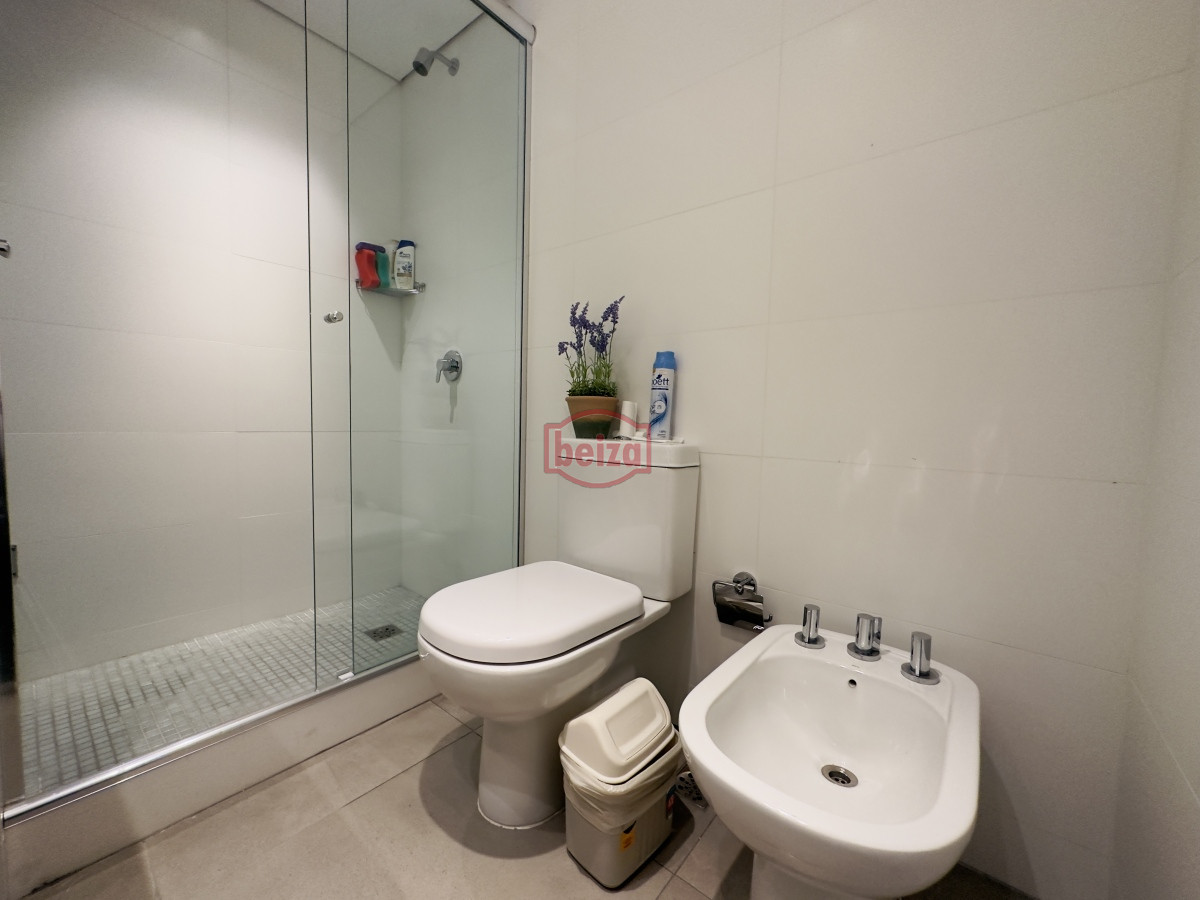 Apartamento ID.165886/  - Alquiler y venta de apartamento de 1 dormitorio en Punta del Este