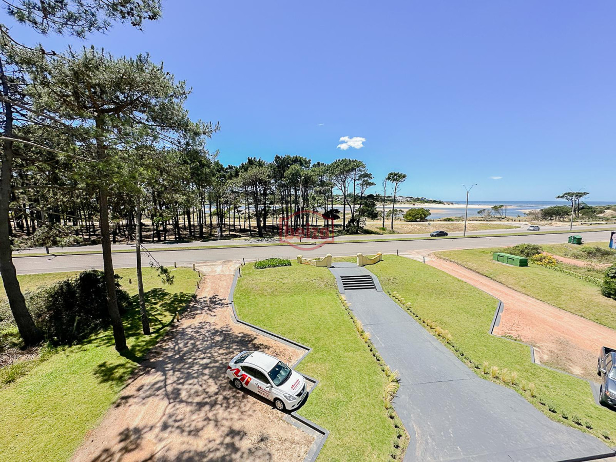 Apartamento ID.166837/GALA-TOWER-EN-VENTA-,-PUNTA-DEL-ESTE- - Apartamento en venta en primera linea de La Brava - Complejo Pinares de La Barra