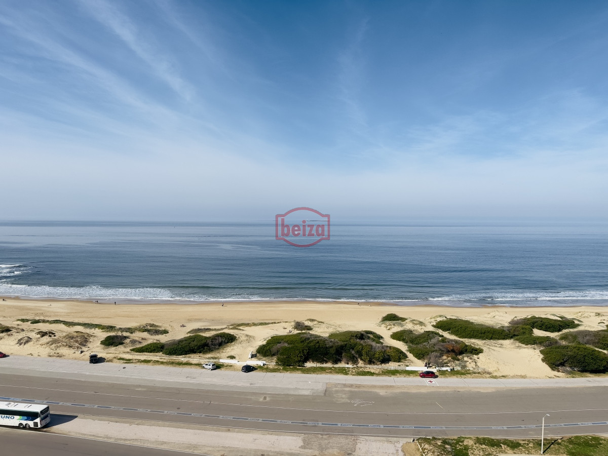  Alquiler de apartamento de 3 dormitorios en Punta del Este - BZA165992A
