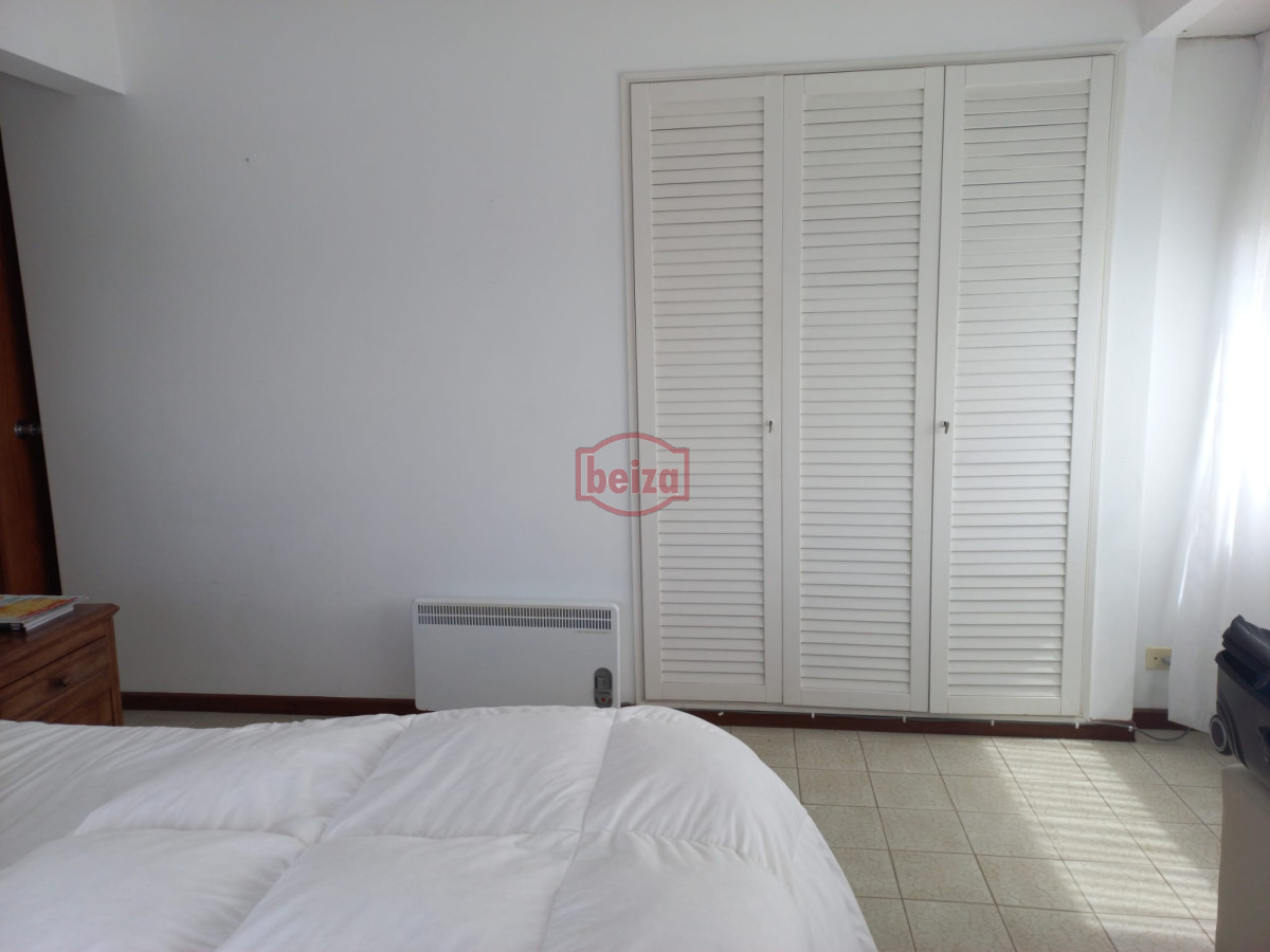 Apartamento ID.165419/Brava-,A-una-cuadra-de-la-Brava-3-dormit - Venta de apartamento de dos dormitorios en Punta del Este