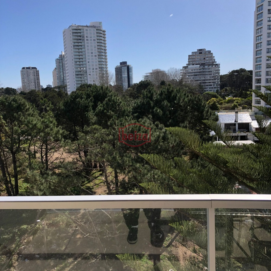 Apartamento ID.165377/puerto-alquiler-3-dormitorios-y-dependencia-de-servicio - Alquiler de apartamento de dos dormitorios en Punta del Este