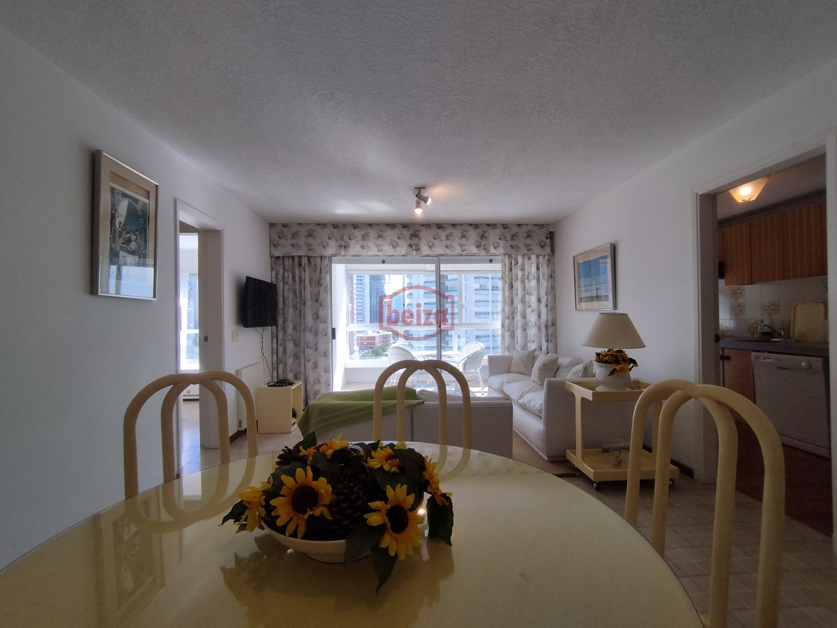 Apartamento ID.167045/Gran-departamento-de-1-dormitorio-en-venta -  Alquiler y venta de apartamento de dos dormitorios en Punta del Este