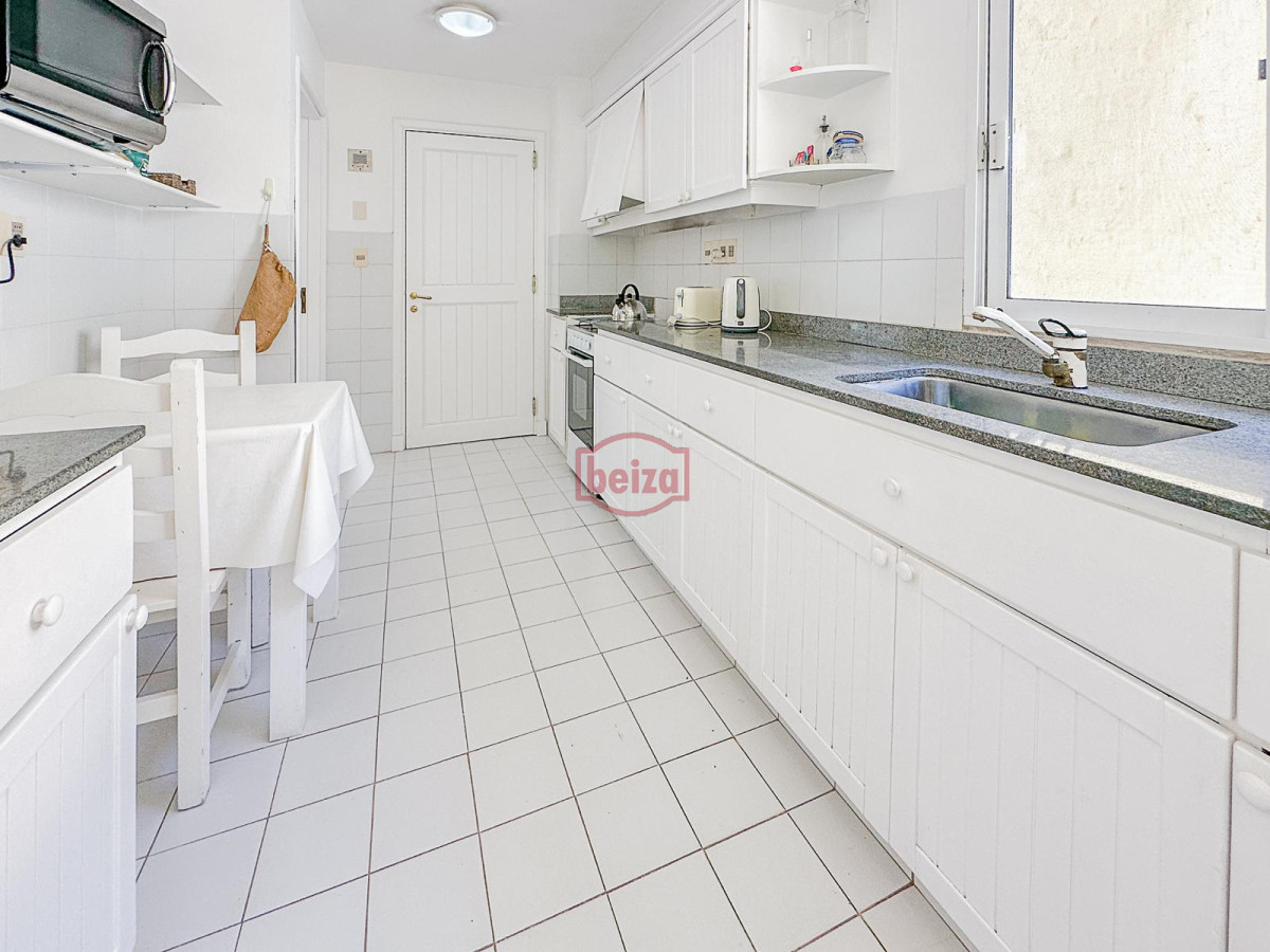 Apartamento ID.166837/GALA-TOWER-EN-VENTA-,-PUNTA-DEL-ESTE- - Apartamento en venta en primera linea de La Brava - Complejo Pinares de La Barra