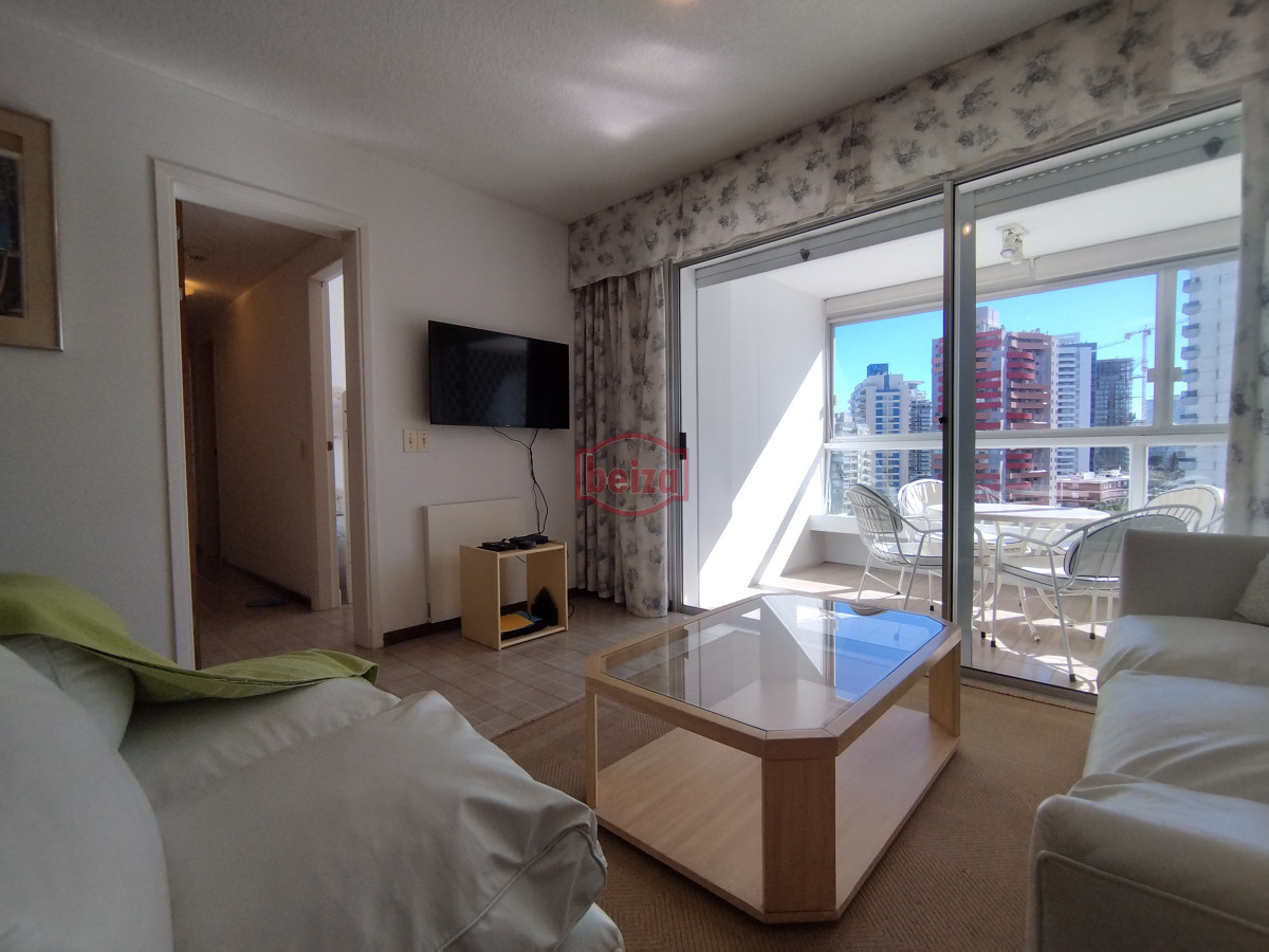 Apartamento ID.167045/Gran-departamento-de-1-dormitorio-en-venta -  Alquiler y venta de apartamento de dos dormitorios en Punta del Este