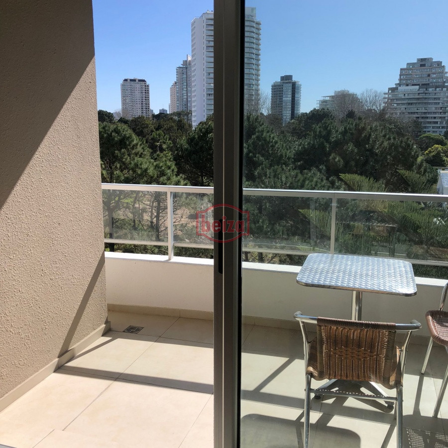 Apartamento ID.165377/puerto-alquiler-3-dormitorios-y-dependencia-de-servicio - Alquiler de apartamento de dos dormitorios en Punta del Este