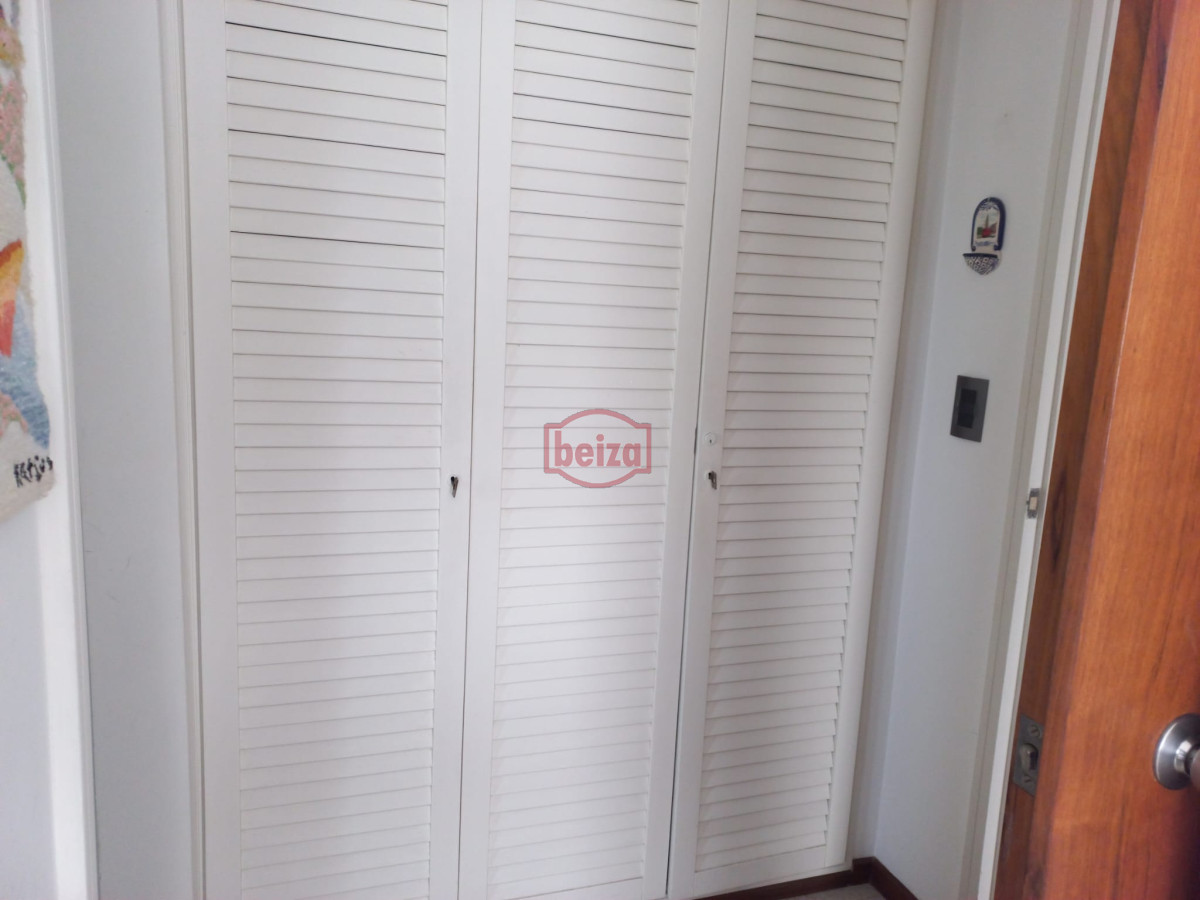 Apartamento ID.165419/Brava-,A-una-cuadra-de-la-Brava-3-dormit - Venta de apartamento de dos dormitorios en Punta del Este