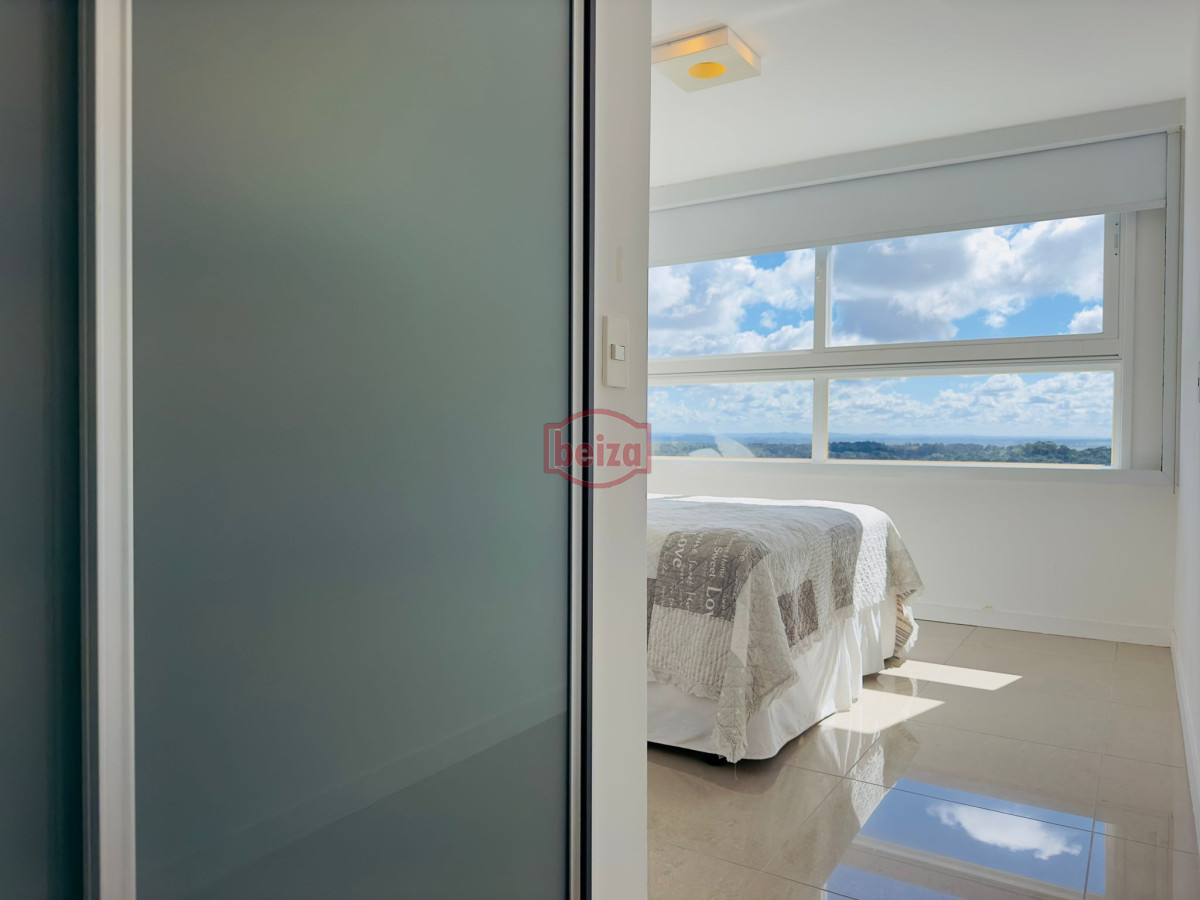 Apartamento ID.166245/Vende-excelente-departamento-3-dormitorios-en-Tunquelen-,-Playa-Mansa,-Punta-del-este - Penthouse en VENTA, 3 dormitorios en suite + Dependencia, vista 180°.