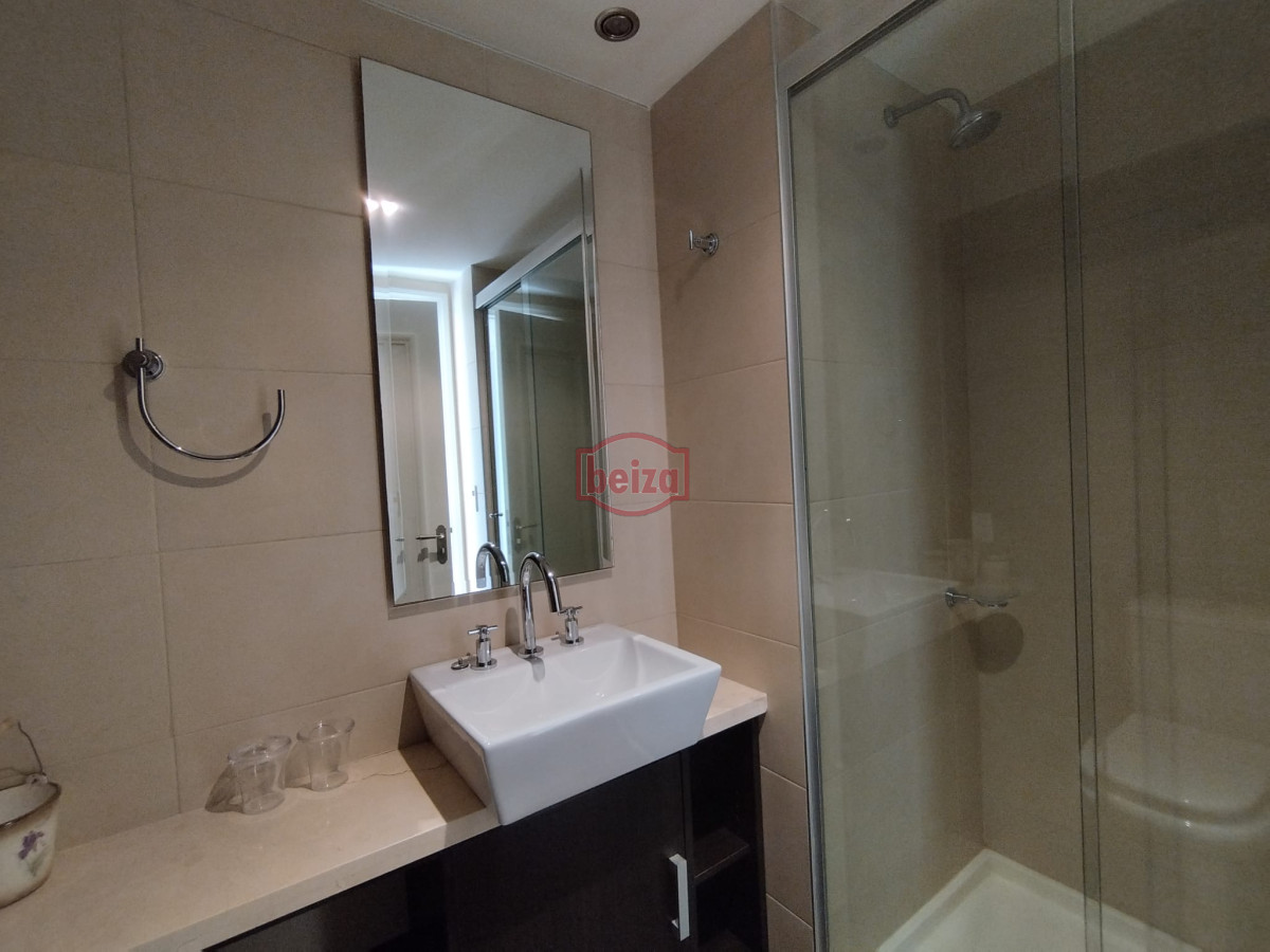 Apartamento ID.166998/Excelente-ubicacion-,-a-2-cuadras-mar -  Apartamento en venta en playa brava de Punta del Este