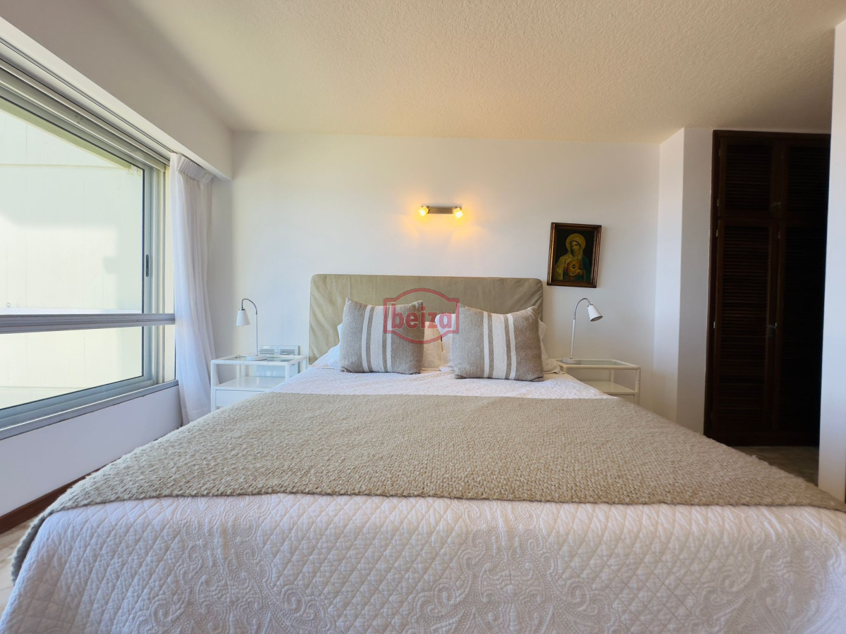 Apartamento ID.165976/Venta-de-apartamento-en-Peninsula,-sobre-el-mar,-Punta-del-Este.- - apartamento en venta y alquiler en playa mansa