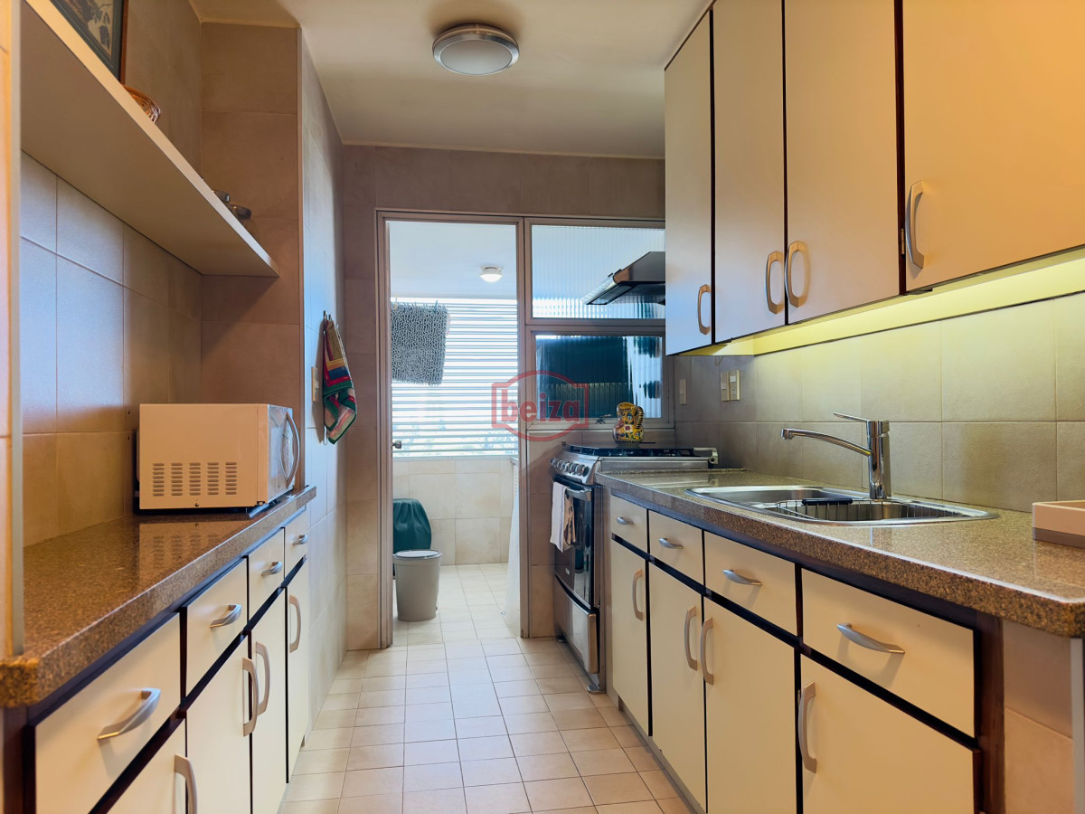 Apartamento ID.165976/Venta-de-apartamento-en-Peninsula,-sobre-el-mar,-Punta-del-Este.- - apartamento en venta y alquiler en playa mansa