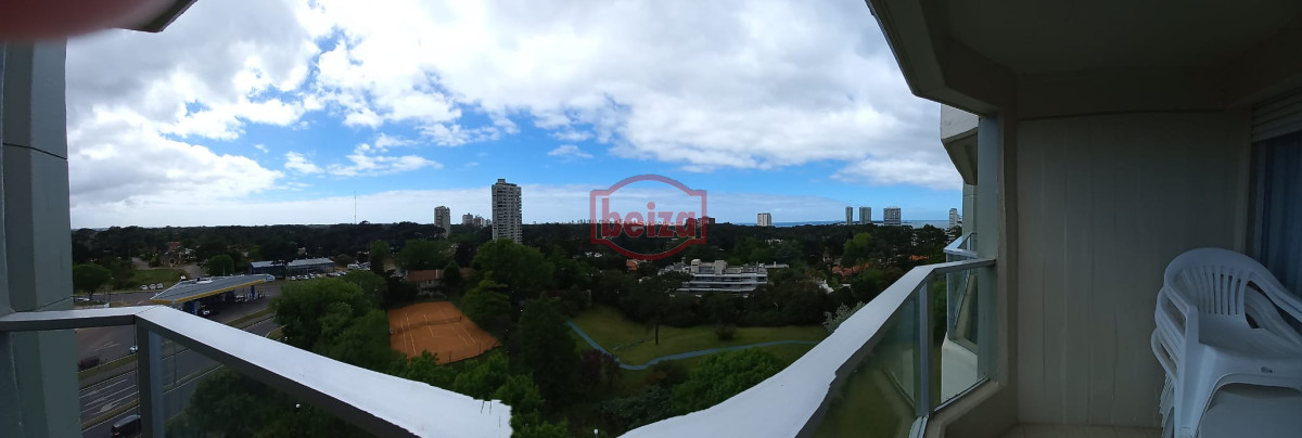 Apartamento ID.165419/Brava-,A-una-cuadra-de-la-Brava-3-dormit - Venta de apartamento de dos dormitorios en Punta del Este