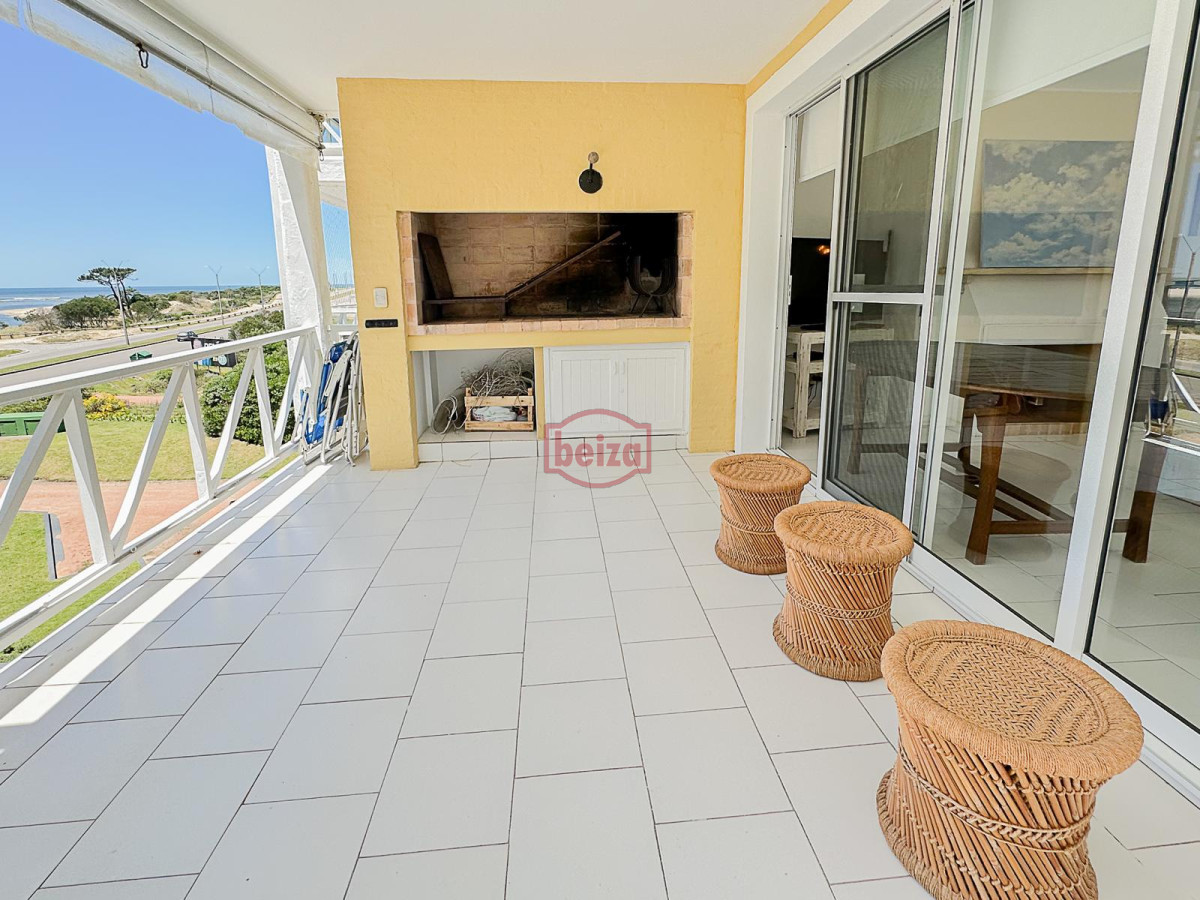 Apartamento ID.166837/GALA-TOWER-EN-VENTA-,-PUNTA-DEL-ESTE- - Apartamento en venta en primera linea de La Brava - Complejo Pinares de La Barra