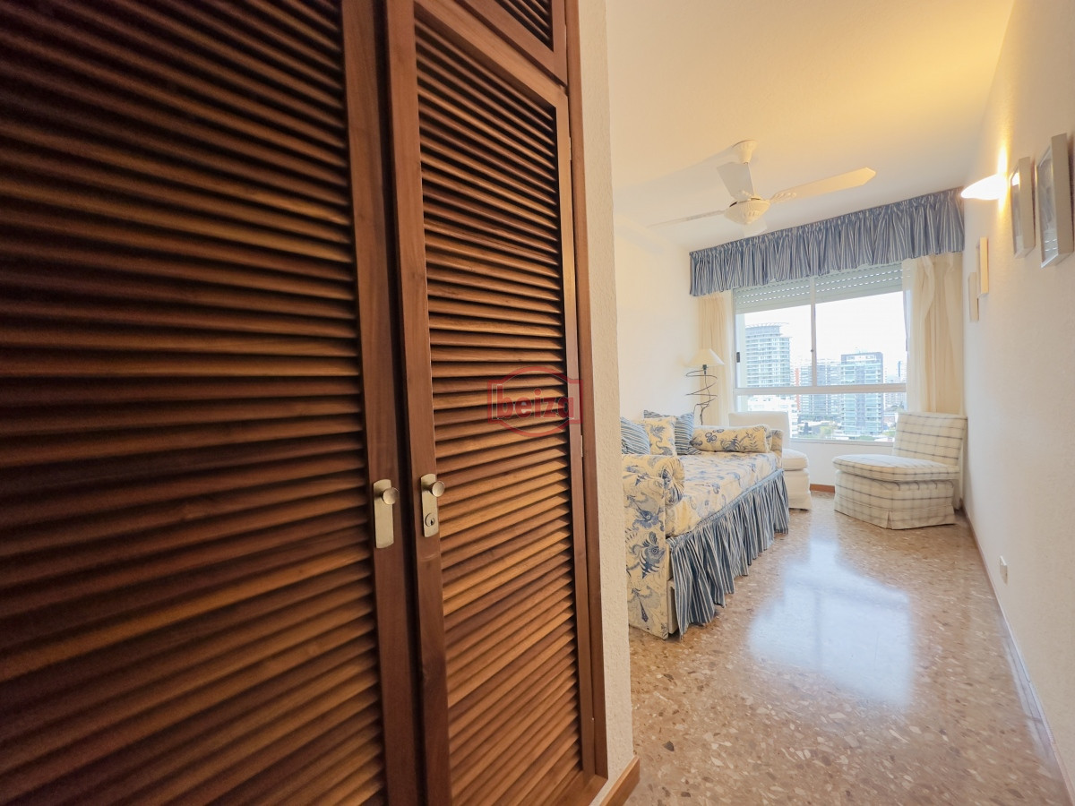Apartamento ID.165942/Frente-al-mar--Vista-panorámica-y-ubicación-inmejorable - Apto en Alquiler temporada 2024, punta del este.