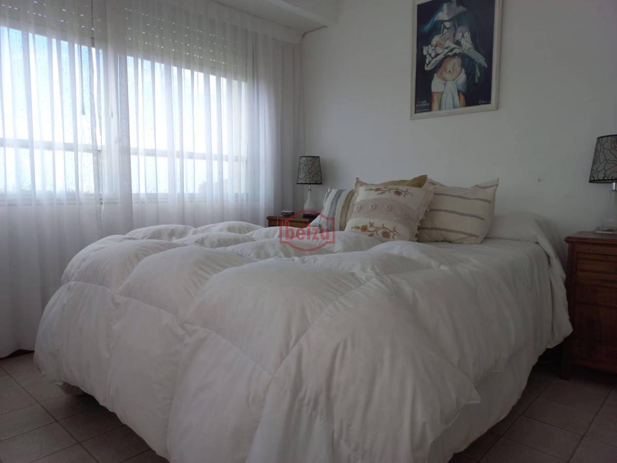 Apartamento ID.165419/Brava-,A-una-cuadra-de-la-Brava-3-dormit - Venta de apartamento de dos dormitorios en Punta del Este