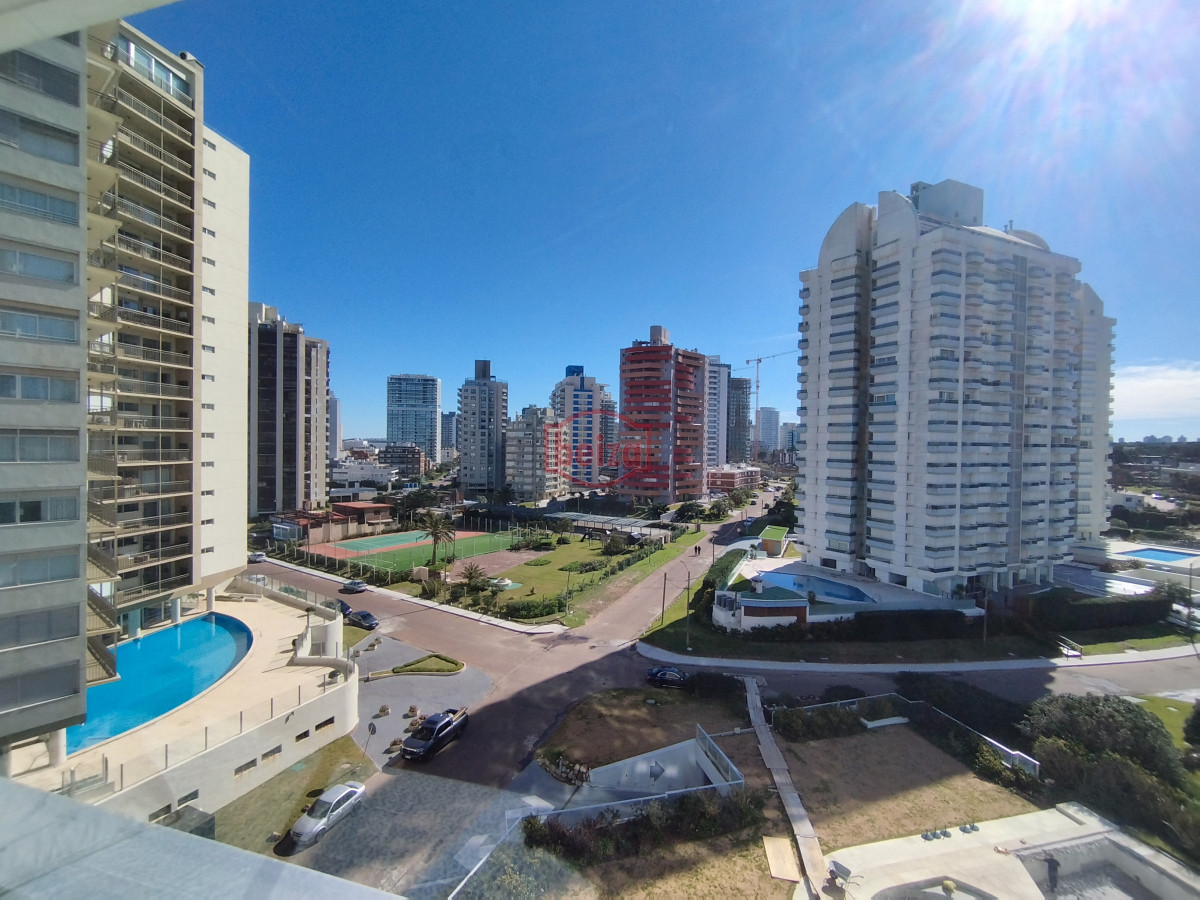 Apartamento ID.167045/Gran-departamento-de-1-dormitorio-en-venta -  Alquiler y venta de apartamento de dos dormitorios en Punta del Este