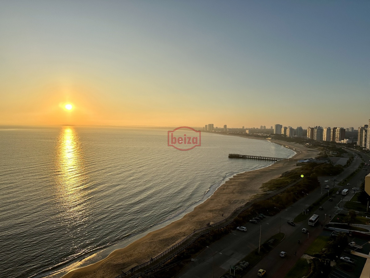 Apartamento ID.165941 - Apartamento en venta y alquiler primera línea de la playa mansa, Punta del Este.