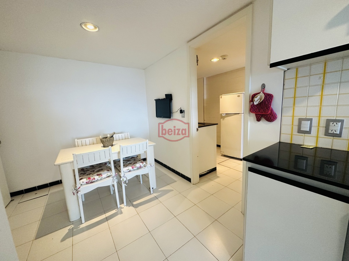 Apartamento ID.166024 - Apartamento de 3 dormitorios y dependencia de servicio en Punta del Este