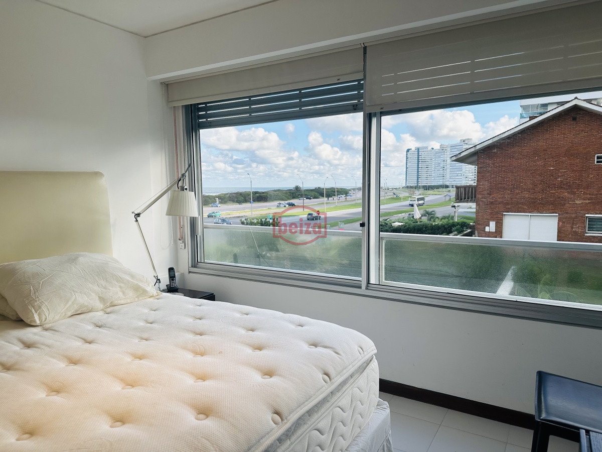 Apartamento ID.166024 - Apartamento de 3 dormitorios y dependencia de servicio en Punta del Este