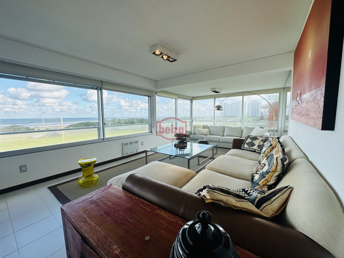 Apartamento ID.166024 - Apartamento de 3 dormitorios y dependencia de servicio en Punta del Este