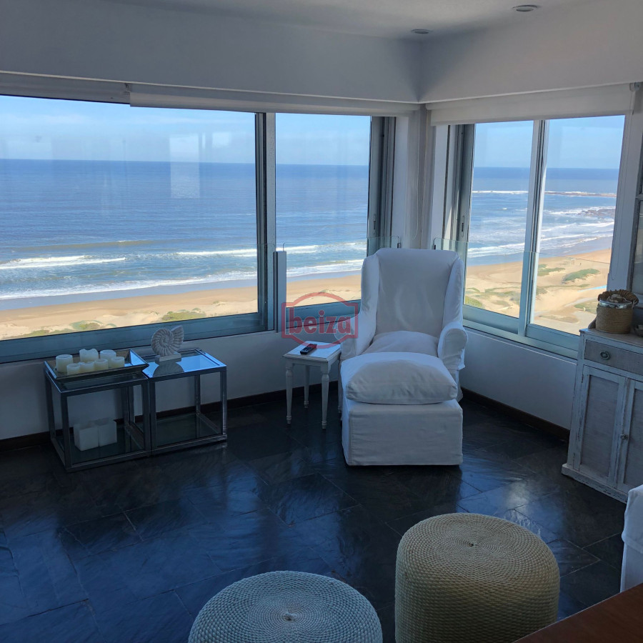 Apartamento ID.165290/ALQUILO-Apartamento-frente-PLAYA-BRAVA - Alquiler por temporada de apartamento de 3 dormitorios en Punta del Este