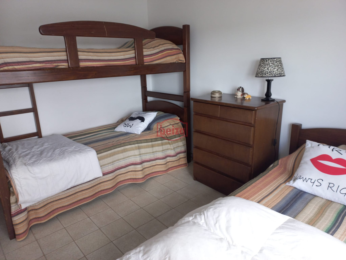 Apartamento ID.165419/Brava-,A-una-cuadra-de-la-Brava-3-dormit - Venta de apartamento de dos dormitorios en Punta del Este