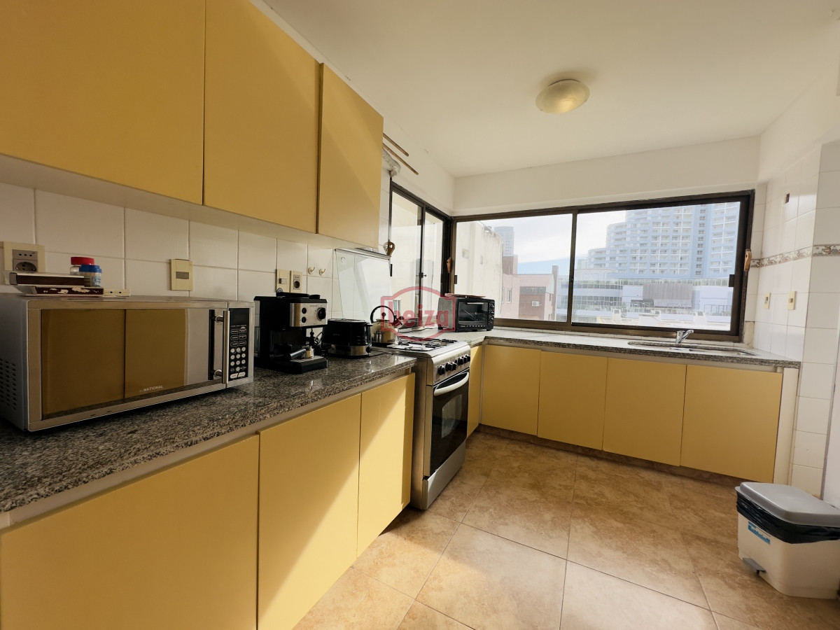 Apartamento ID.167012/Hermoso-apartamento-de-2-dormitorios-y-2-baños - Apartamento en venta, 3 dormitorios, vista al mar, primera linea, playa mansa.