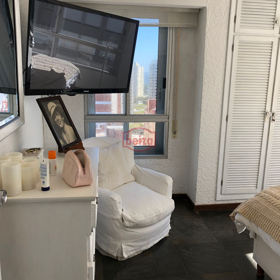 Apartamento ID.165290/ALQUILO-Apartamento-frente-PLAYA-BRAVA - Alquiler por temporada de apartamento de 3 dormitorios en Punta del Este