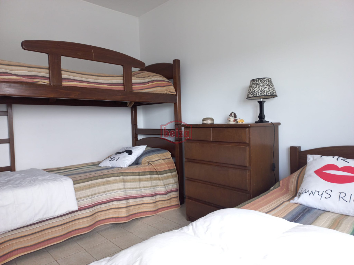 Apartamento ID.165419/Brava-,A-una-cuadra-de-la-Brava-3-dormit - Venta de apartamento de dos dormitorios en Punta del Este