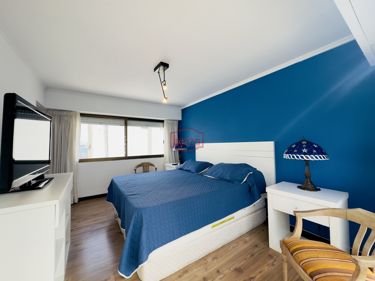 Apartamento ID.167012/Hermoso-apartamento-de-2-dormitorios-y-2-baños - Apartamento en venta, 3 dormitorios, vista al mar, primera linea, playa mansa.