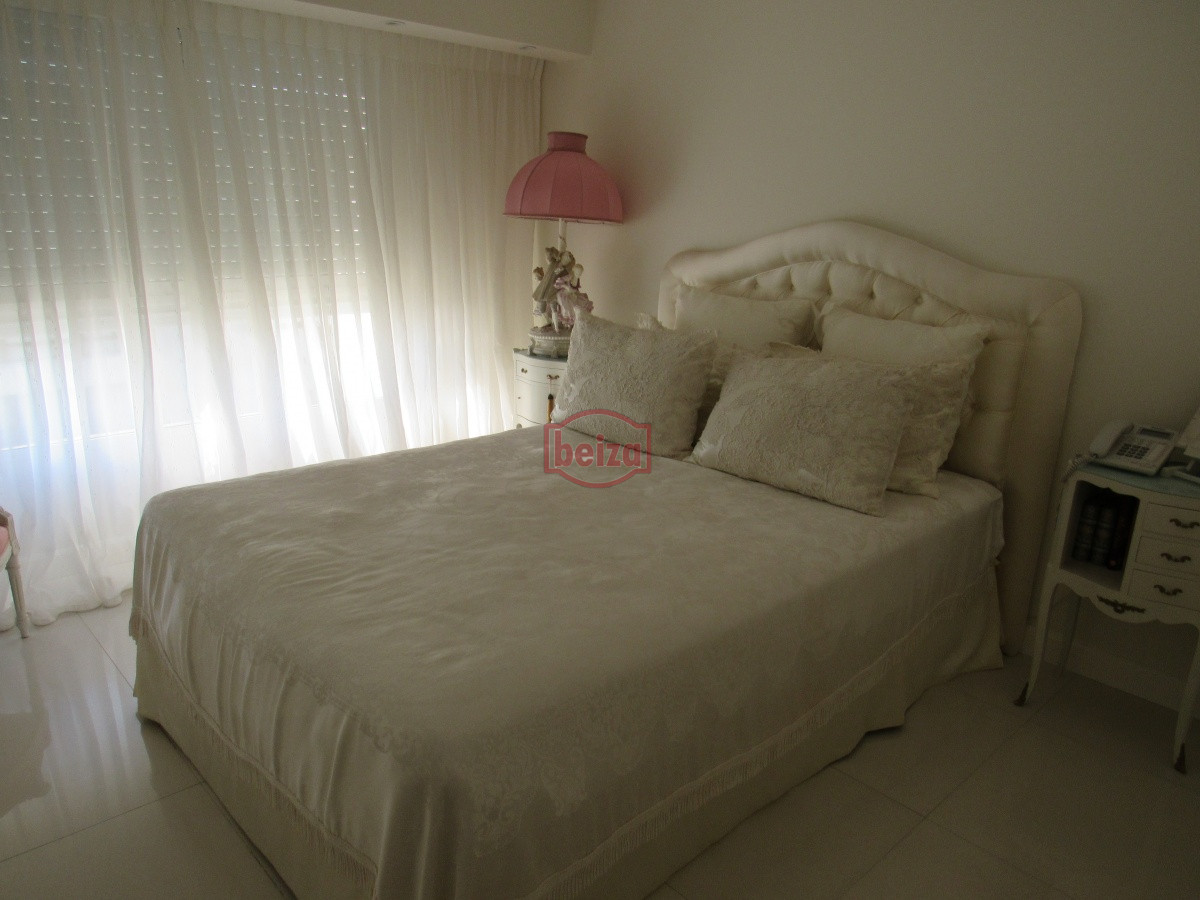 Apartamento ID.165934 - Venta  Y alquiler de apartamento de 3 dormitorios en Punta del Este