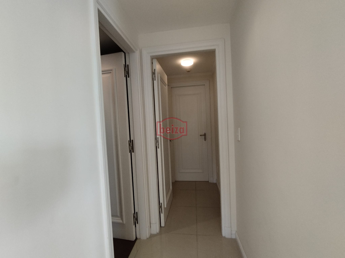 Apartamento ID.166998/Excelente-ubicacion-,-a-2-cuadras-mar -  Apartamento en venta en playa brava de Punta del Este