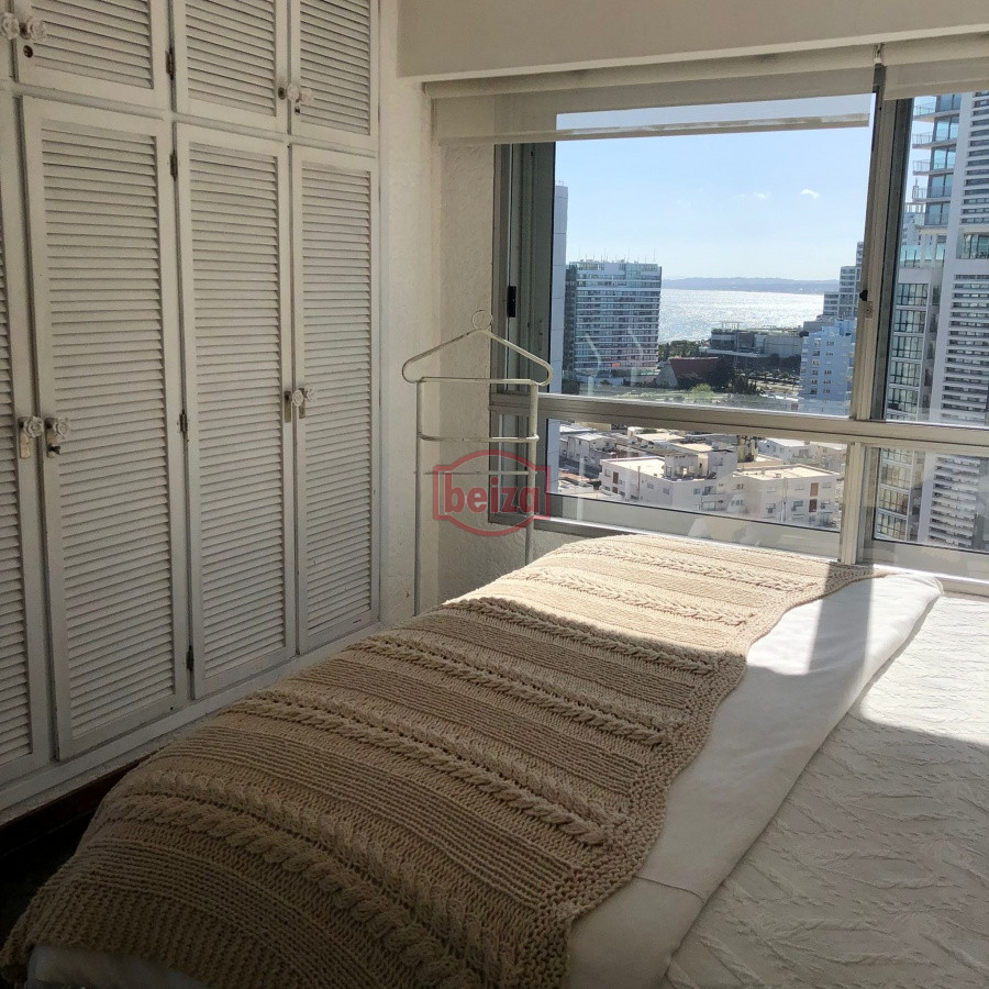 Apartamento ID.165290/ALQUILO-Apartamento-frente-PLAYA-BRAVA - Alquiler por temporada de apartamento de 3 dormitorios en Punta del Este