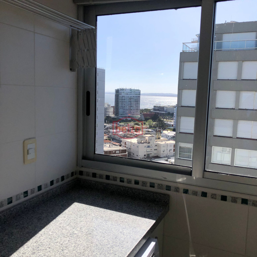 Apartamento ID.165290/ALQUILO-Apartamento-frente-PLAYA-BRAVA - Alquiler por temporada de apartamento de 3 dormitorios en Punta del Este