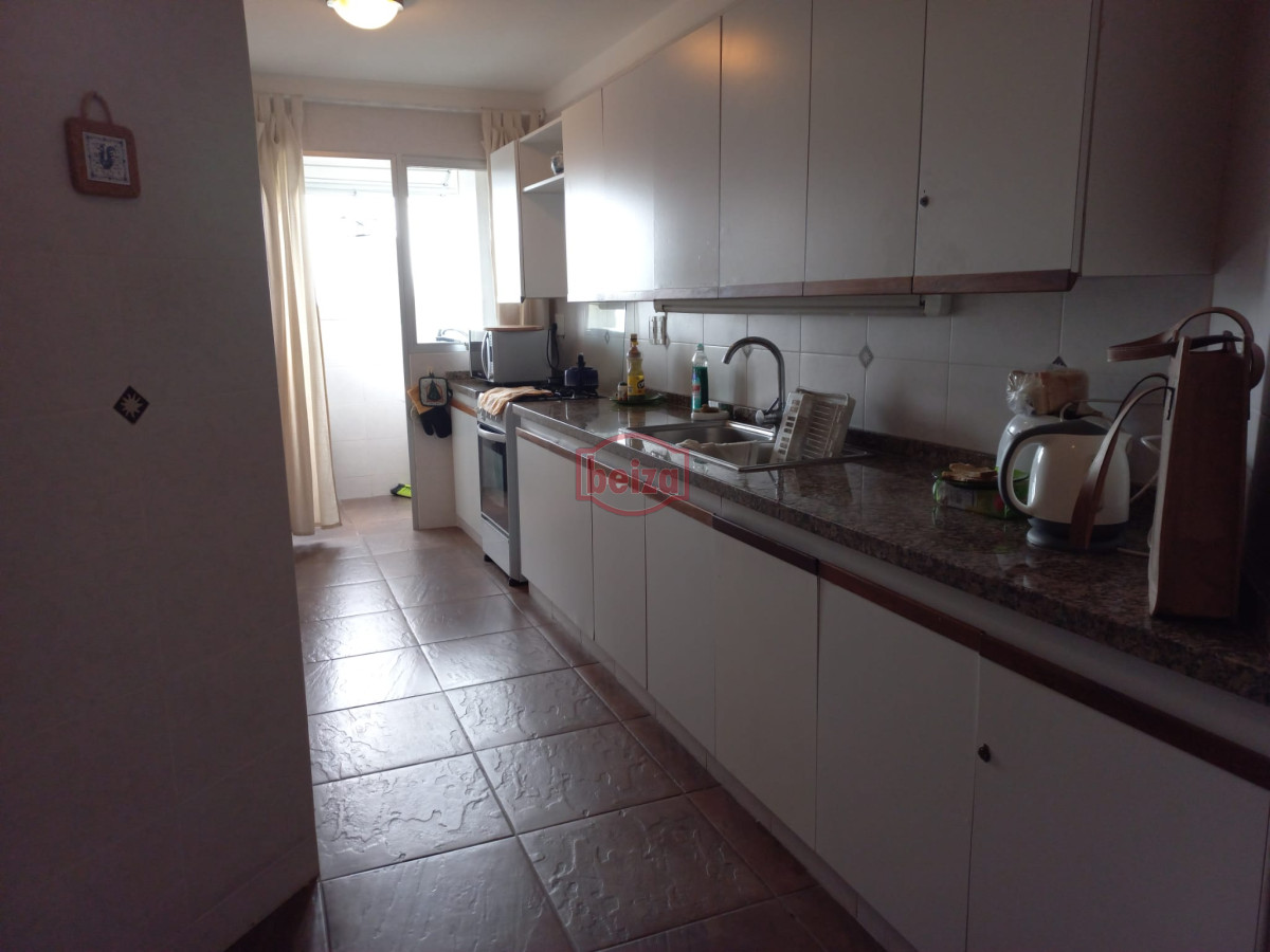 Apartamento ID.165419/Brava-,A-una-cuadra-de-la-Brava-3-dormit - Venta de apartamento de dos dormitorios en Punta del Este