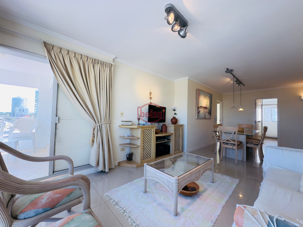 Apartamento ID.166190/Nuevo-Proyecto- - Apartamento en VENTA, 3 dormitorios, 2 baños, reciclado.