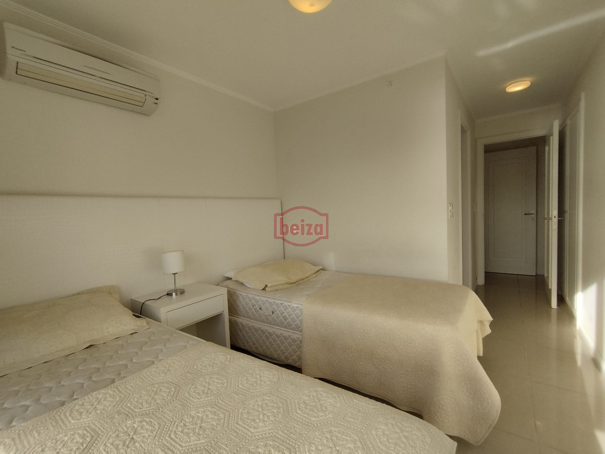 Apartamento ID.166998/Excelente-ubicacion-,-a-2-cuadras-mar -  Apartamento en venta en playa brava de Punta del Este