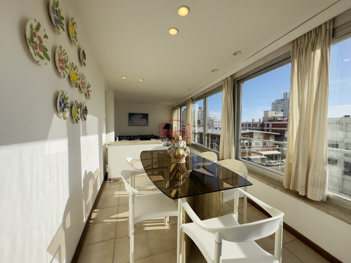 Apartamento ID.166013/Apartamento-a-metros-del-mar-y-cerca-de-todo - Apartamento en venta, dos dormitorios, 2 baños, peninsula.