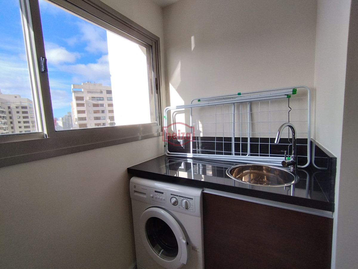 Apartamento ID.166998/Excelente-ubicacion-,-a-2-cuadras-mar -  Apartamento en venta en playa brava de Punta del Este