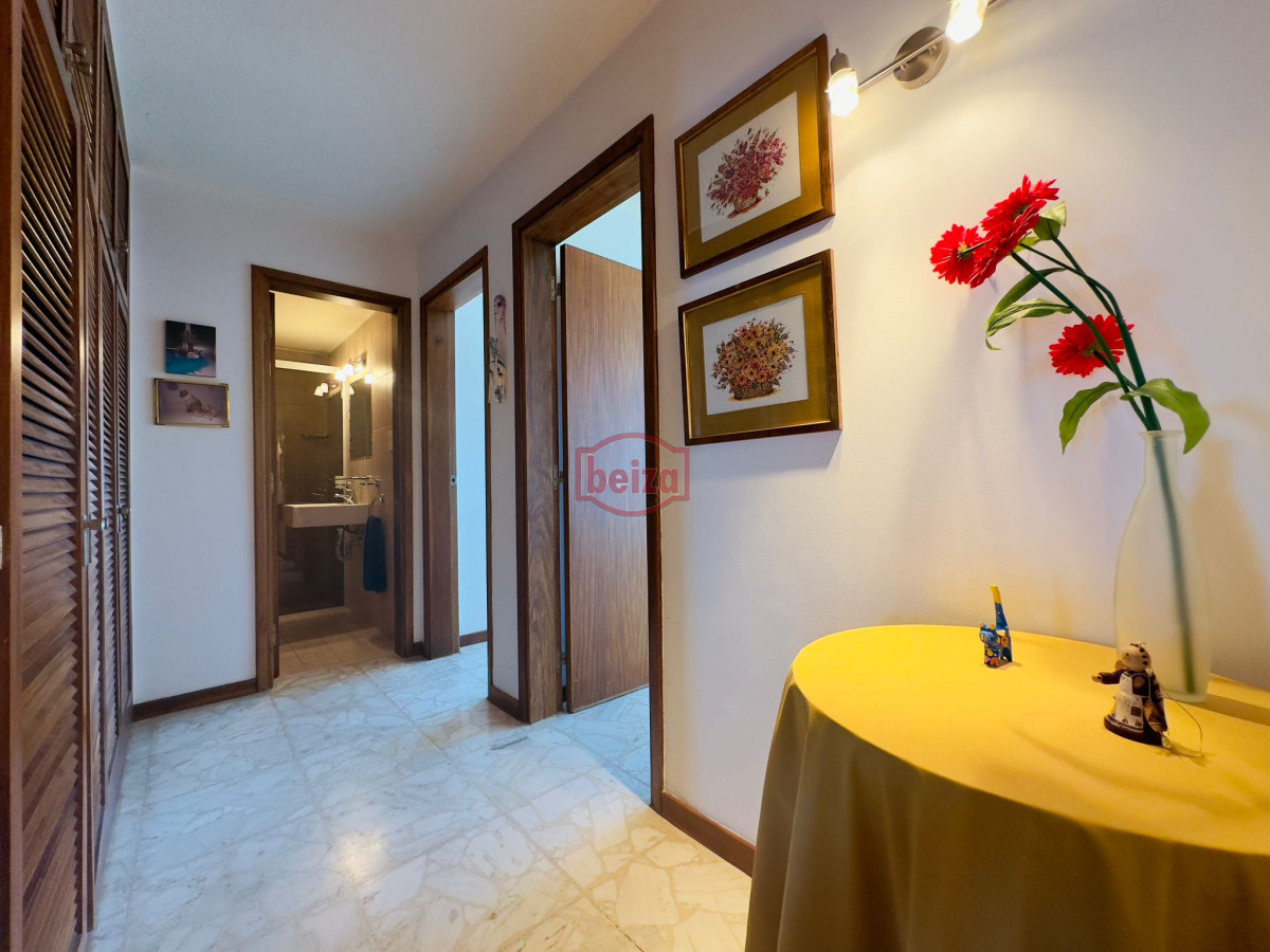 Apartamento ID.165976/Venta-de-apartamento-en-Peninsula,-sobre-el-mar,-Punta-del-Este.- - apartamento en venta y alquiler en playa mansa