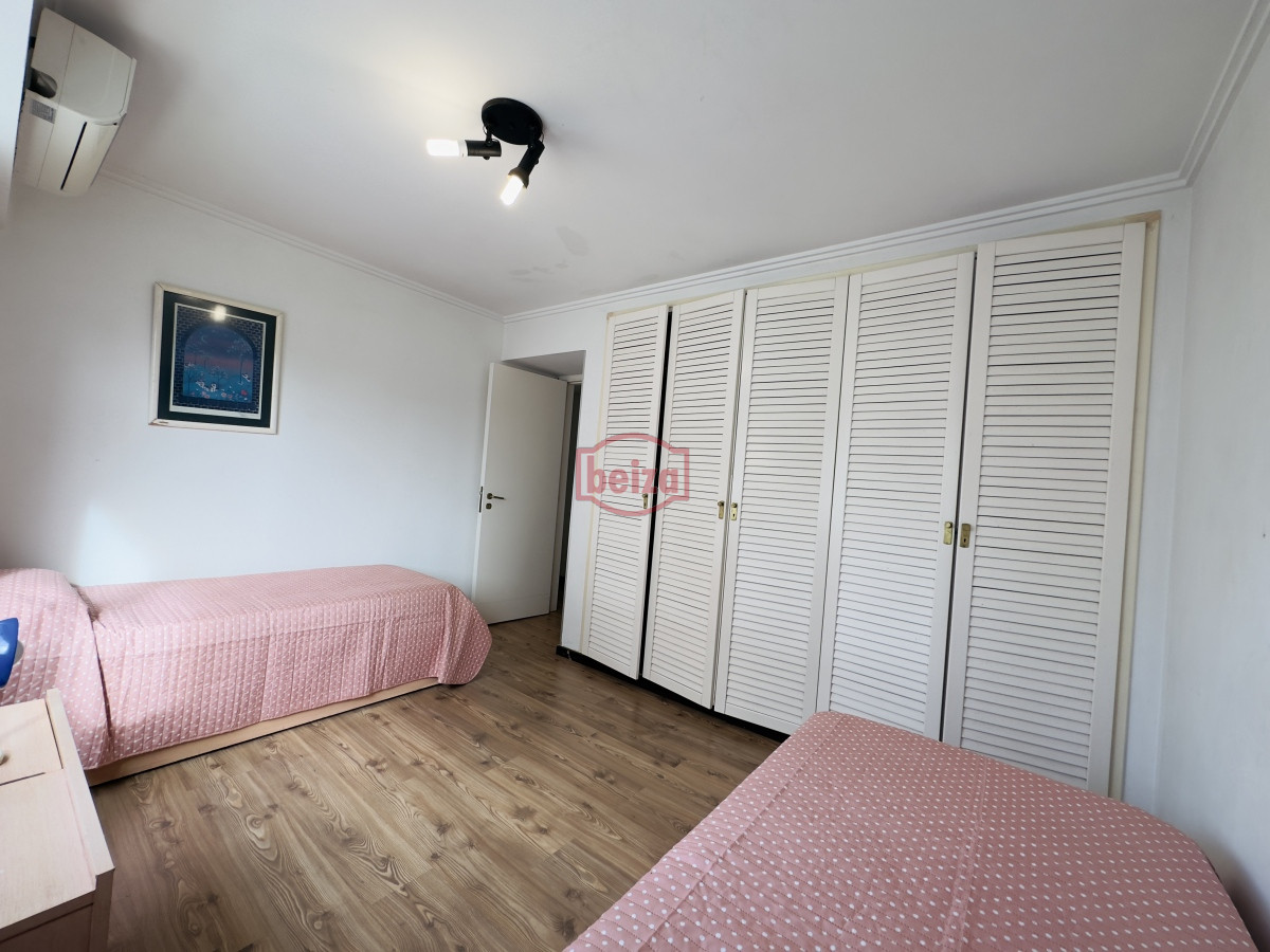Apartamento ID.167012/Hermoso-apartamento-de-2-dormitorios-y-2-baños - Apartamento en venta, 3 dormitorios, vista al mar, primera linea, playa mansa.