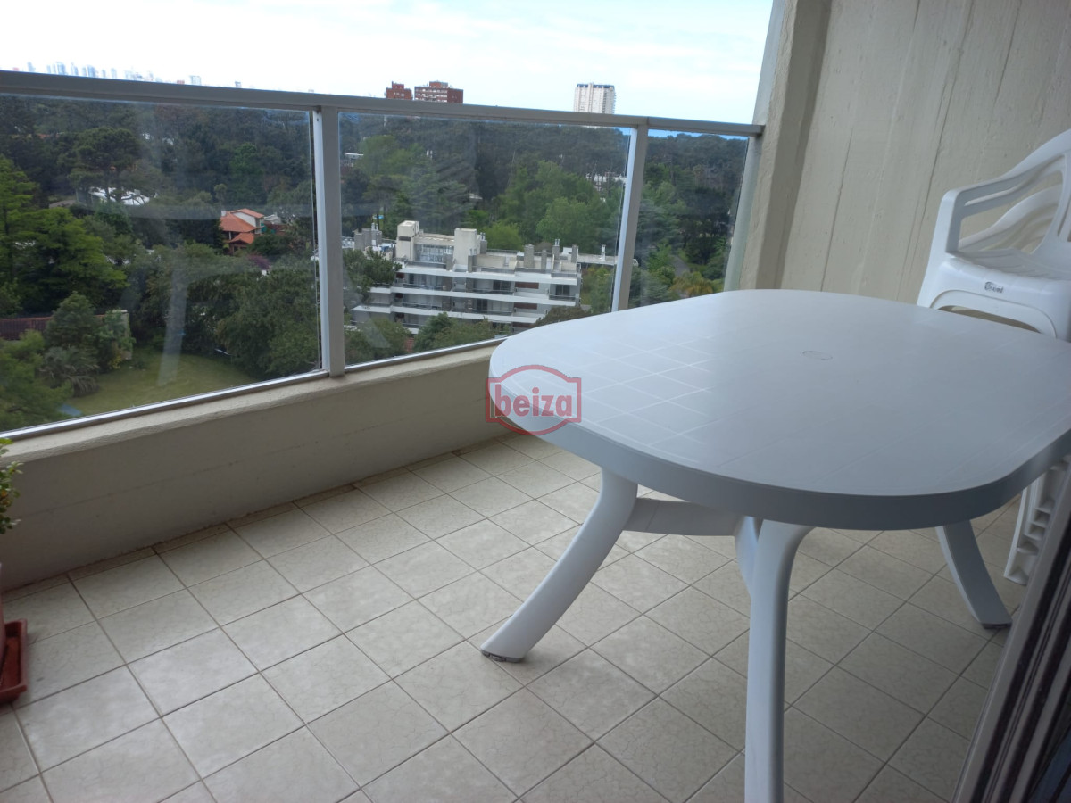 Apartamento ID.165419/Brava-,A-una-cuadra-de-la-Brava-3-dormit - Venta de apartamento de dos dormitorios en Punta del Este