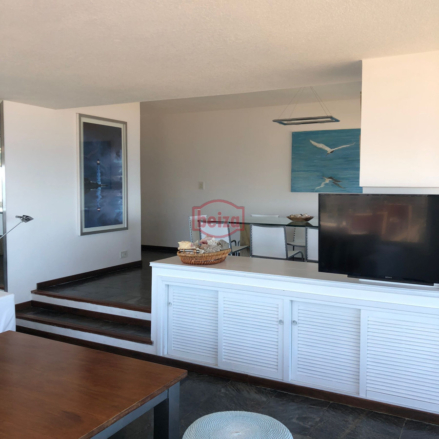 Apartamento ID.165290/ALQUILO-Apartamento-frente-PLAYA-BRAVA - Alquiler por temporada de apartamento de 3 dormitorios en Punta del Este