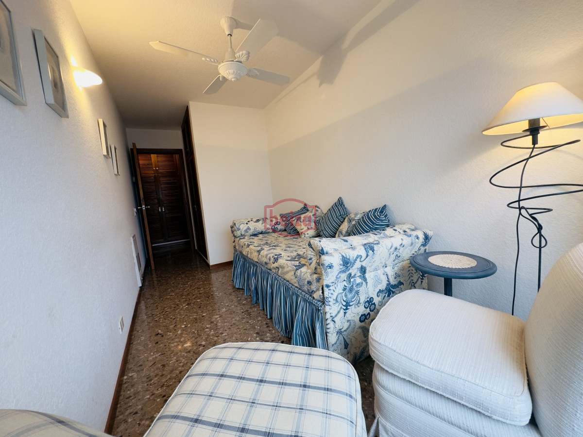 Apartamento ID.165942/Frente-al-mar--Vista-panorámica-y-ubicación-inmejorable - Apto en Alquiler temporada 2024, punta del este.