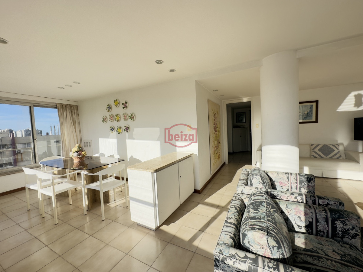 Apartamento ID.166013/Apartamento-a-metros-del-mar-y-cerca-de-todo - Apartamento en venta, dos dormitorios, 2 baños, peninsula.